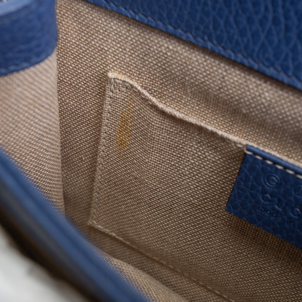 GU Interlocking G Dollar Bag - Blue