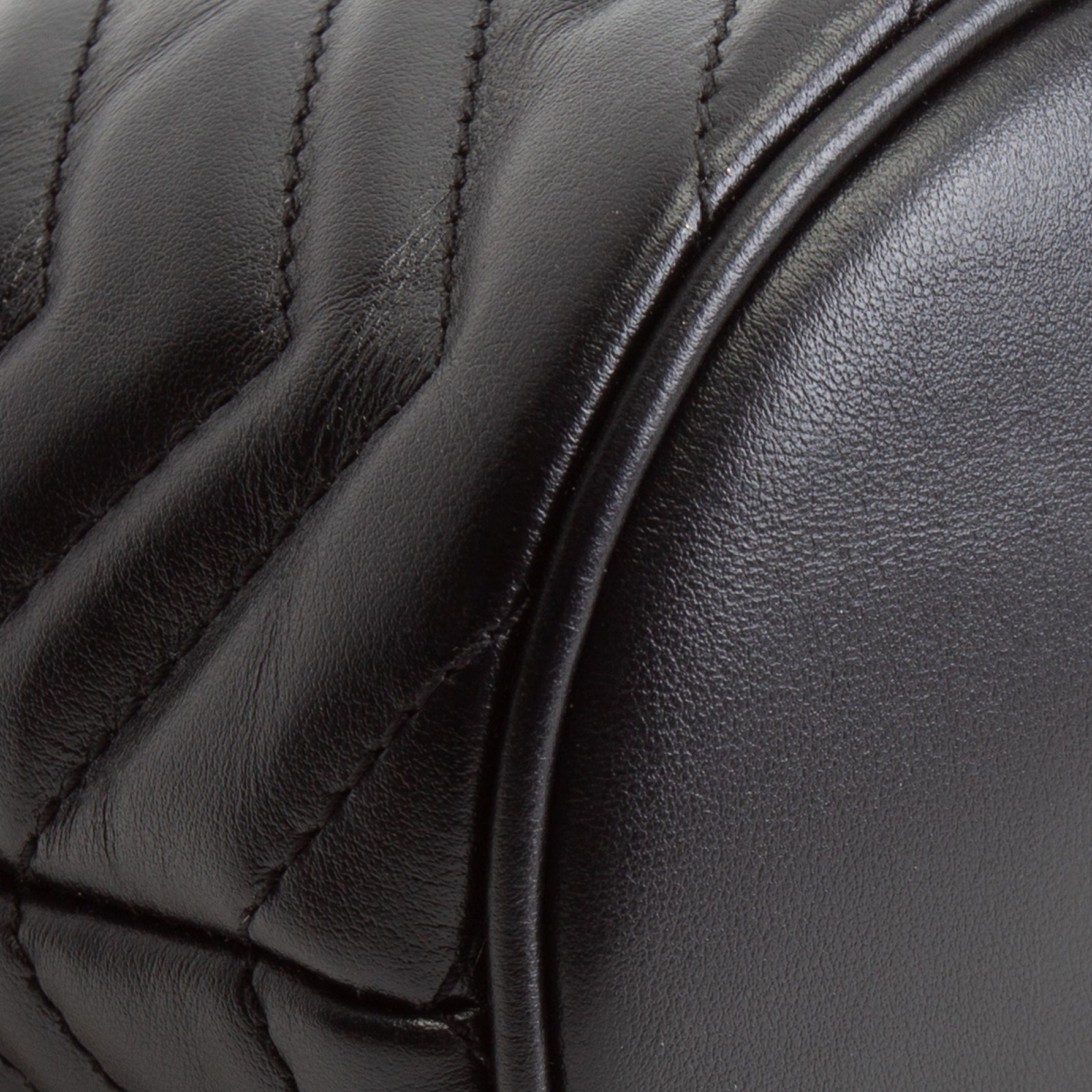 GU GG Marmont Small Bucket Bag - Black