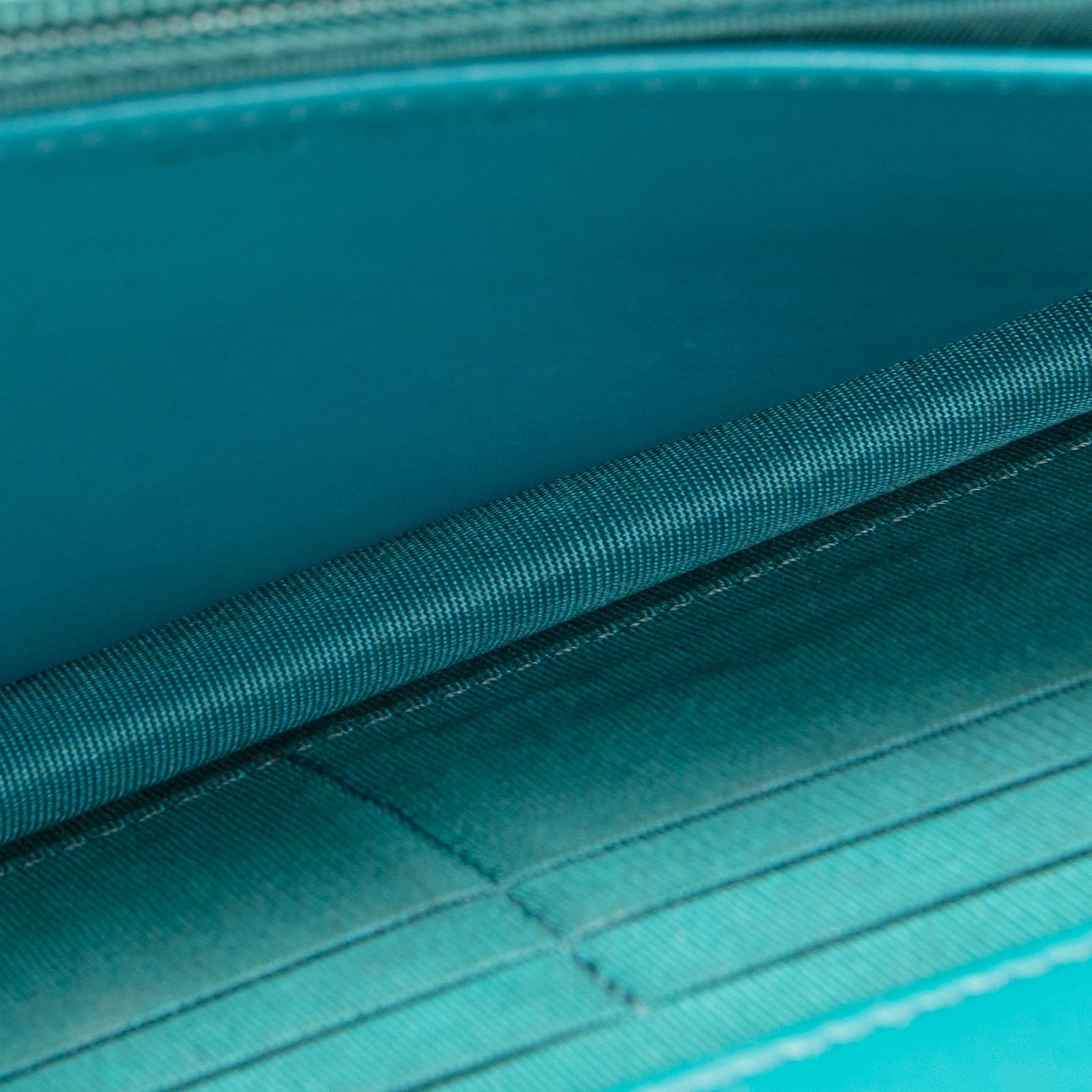 CH Patent Boy Wallet On Chain - Turquoise