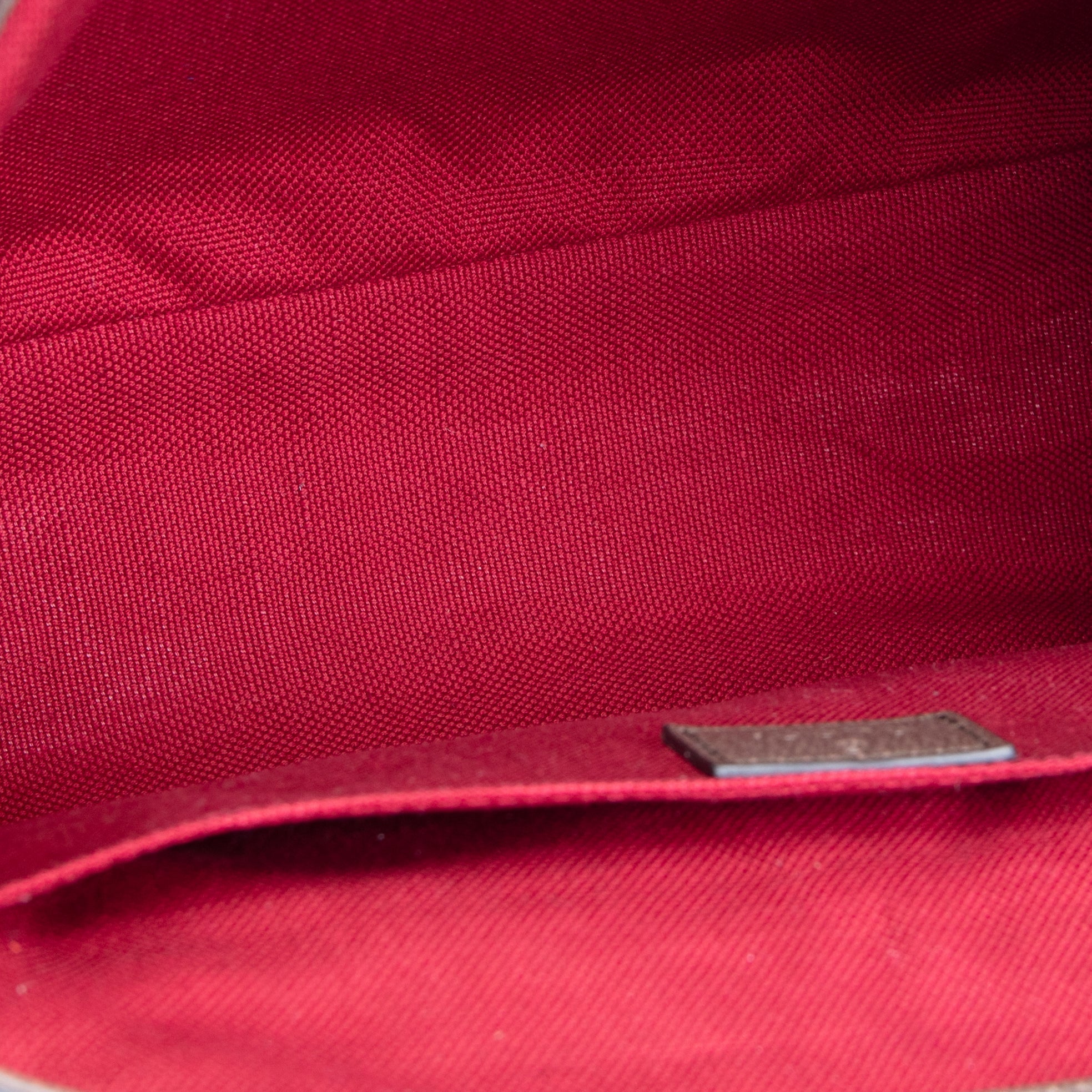 GU GG Supreme Messenger