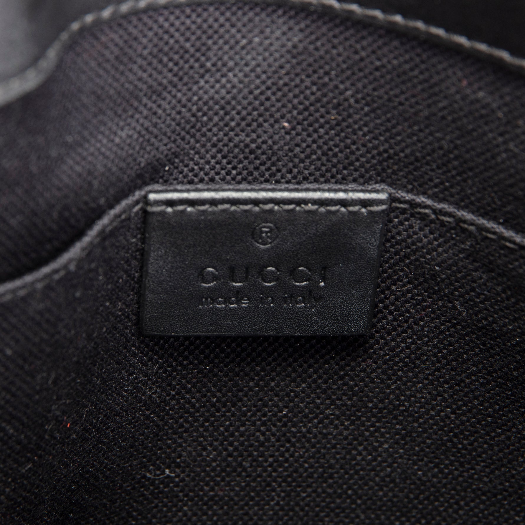 GU GG Supreme Messenger - Black