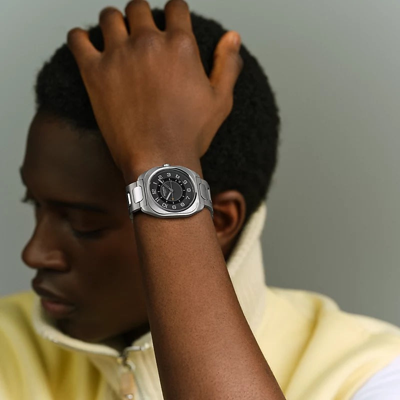 H08 42mm watch Titanium